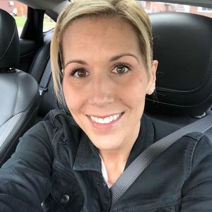 Meet your Posher, Laura